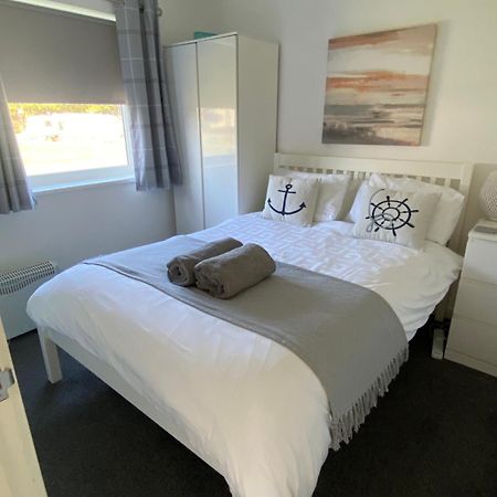 סוואנסי 44 Gower Holiday Village Ty Gwyr Cosy 2 Bedroom Chalet מראה חיצוני תמונה