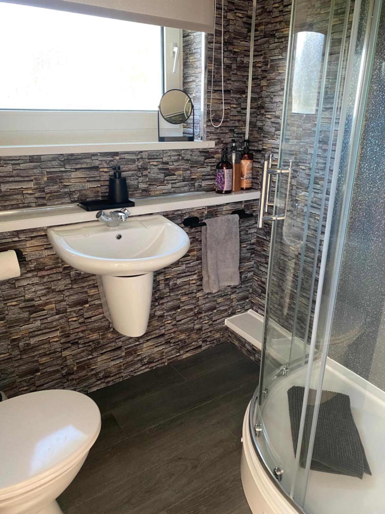 סוואנסי 44 Gower Holiday Village Ty Gwyr Cosy 2 Bedroom Chalet מראה חיצוני תמונה